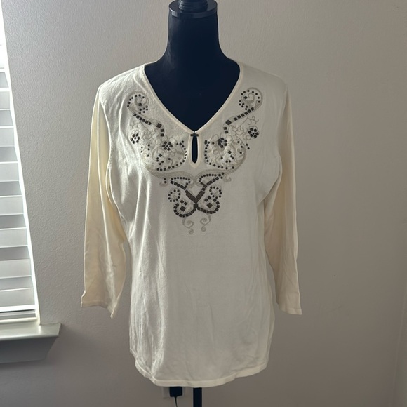 Reba embroidered embellished light sweater top Sz L - Picture 1 of 7